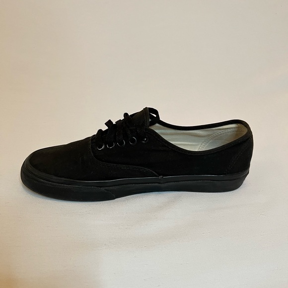 Vans “Black Canvas”   Size 9.5 - Picture 3 of 8